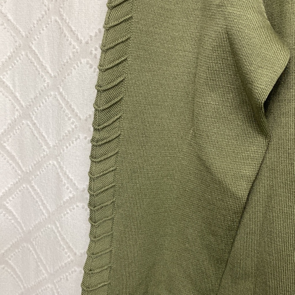 Carlisle green sweater - Picture 2 of 4
